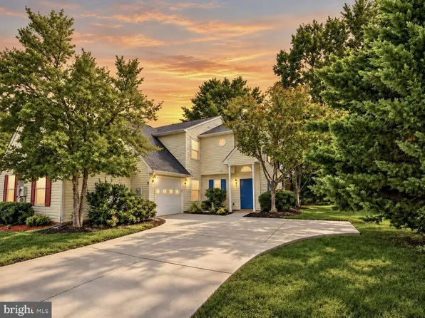 2 Regency Dr, Stafford, VA 22554