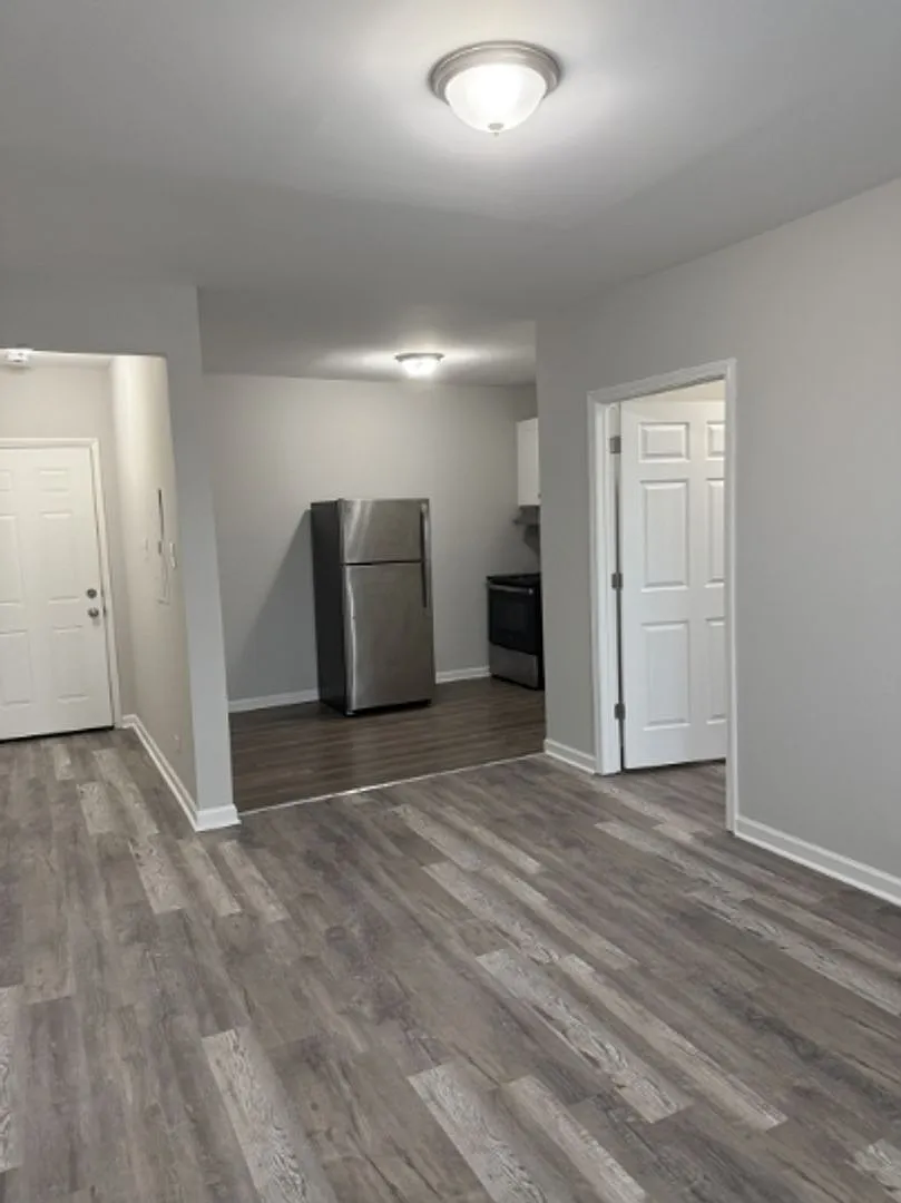 2123 South 51st Court — Photo 2