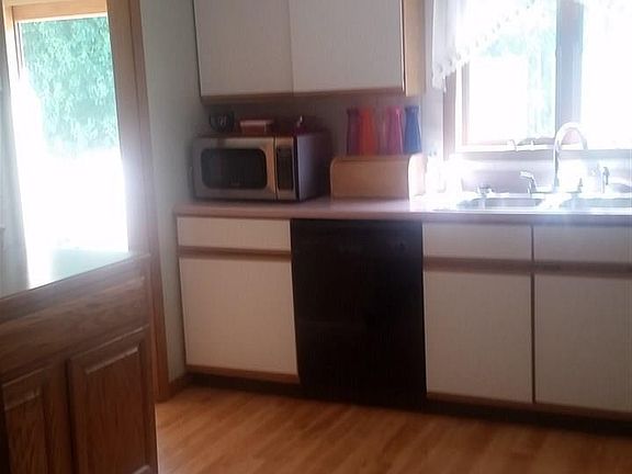 4th image of 38 Saint Johns Dr