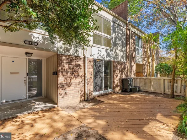 11430 Links Dr, Reston, VA 20190