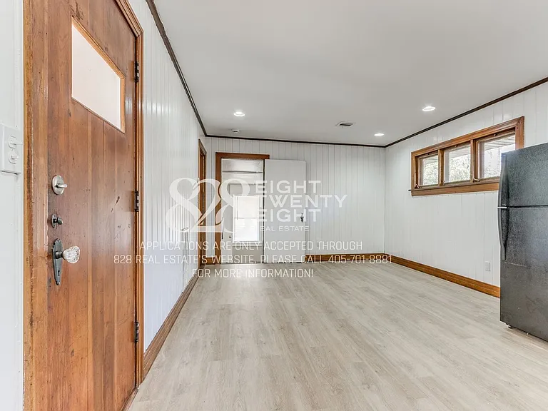 241 Emelyn St — Photo 28