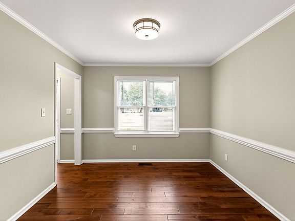2nd image of 7209 Silver Maple St