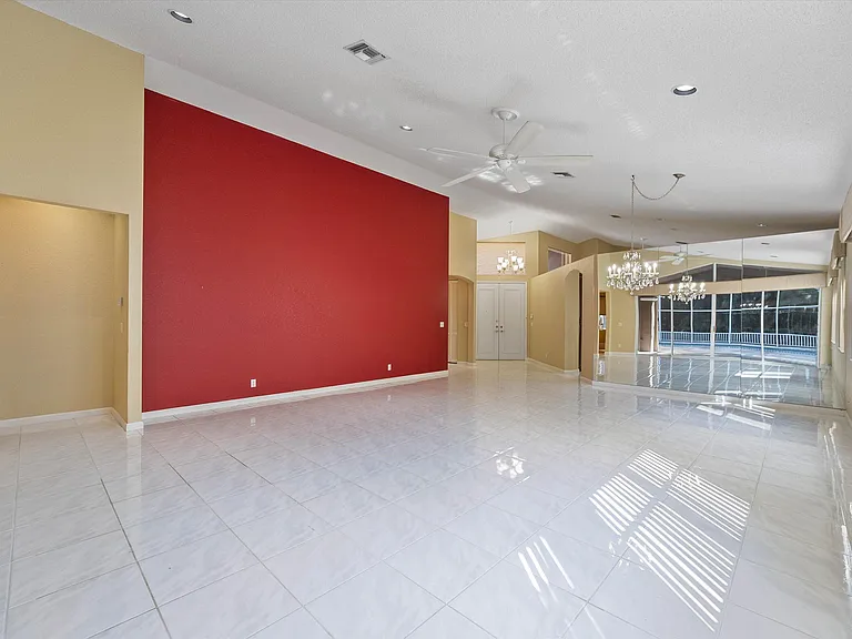 10860 Fairmont Village Dr — Photo 8