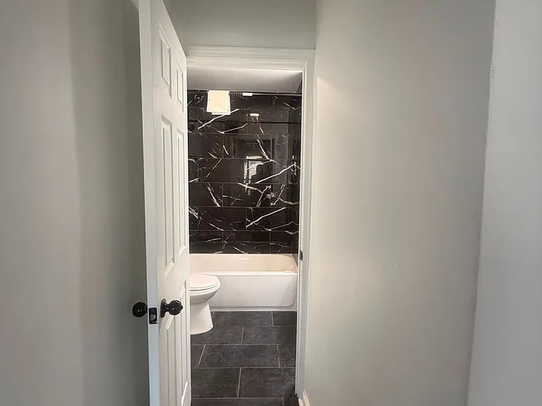 2435 Diamond Ave — Photo 15