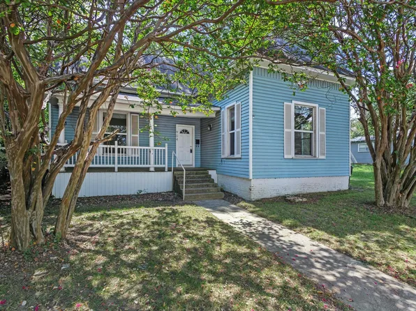 904 W Shepherd St, Denison, TX 75020