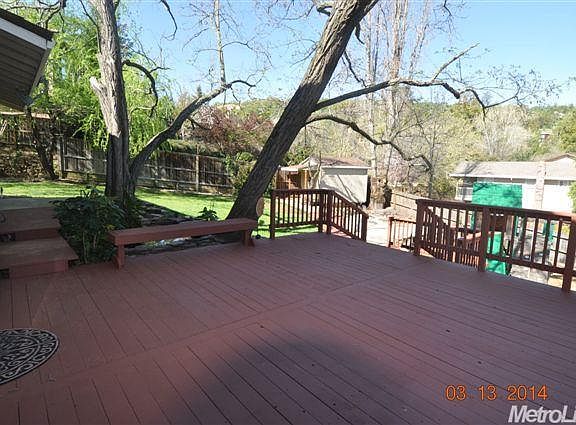 4th image of 921 Yosemite Ln