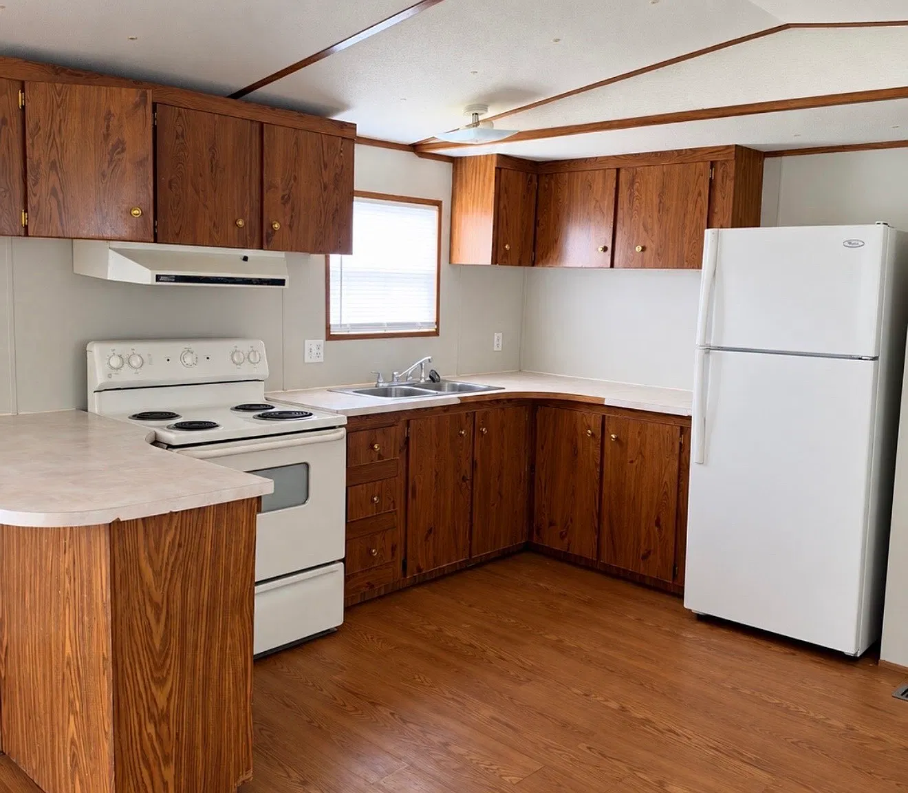 2 bed, 1216 sqft, $900 — Photo 2