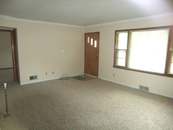 2nd image of 650 Hadley Ave