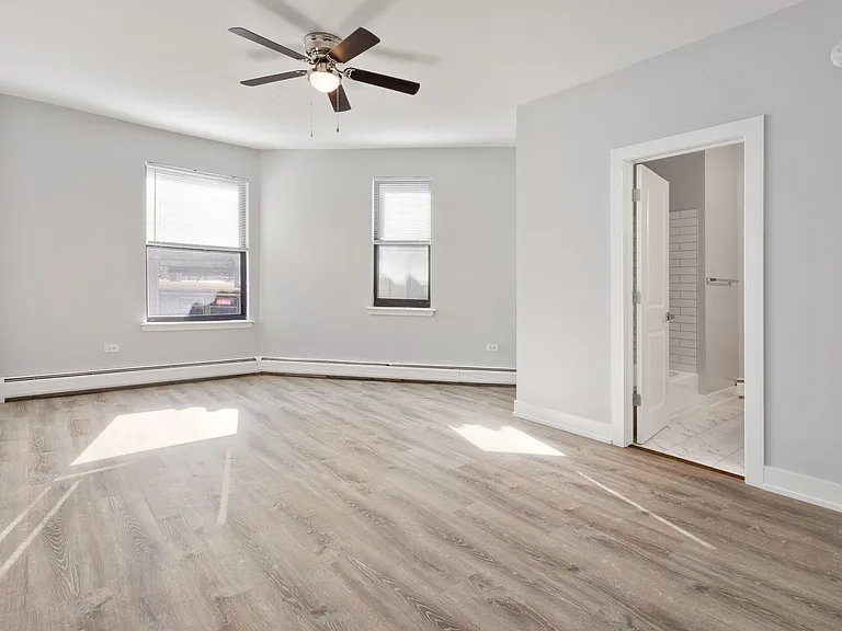 1625 W Howard St — Photo 33
