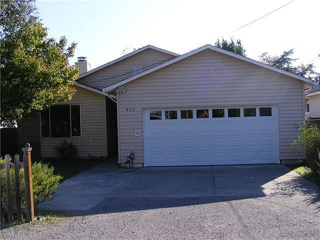 2nd image of 855 Donald St