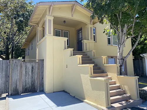 1867 2nd St Photo 1