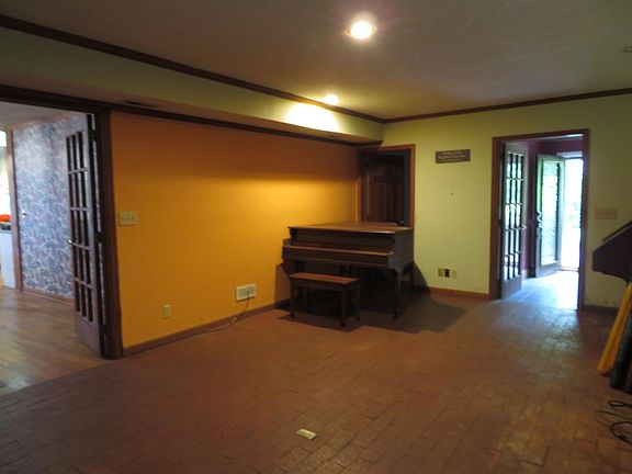 5th image of 290 Triple H Farm Rd