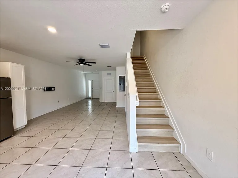 529 NE 1st Dr — Photo 7