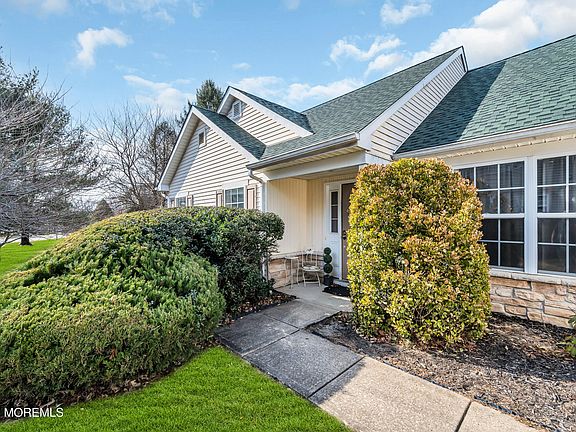 5th image of 2674 Meadow Lake Drive