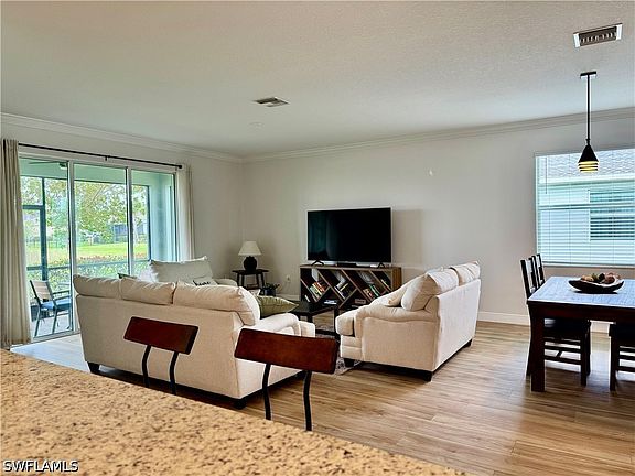 5th image of 17876 Woodland Ct