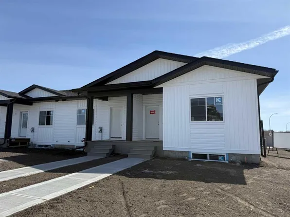 3 N Gray Close, Sylvan Lake, AB T4S 0W4