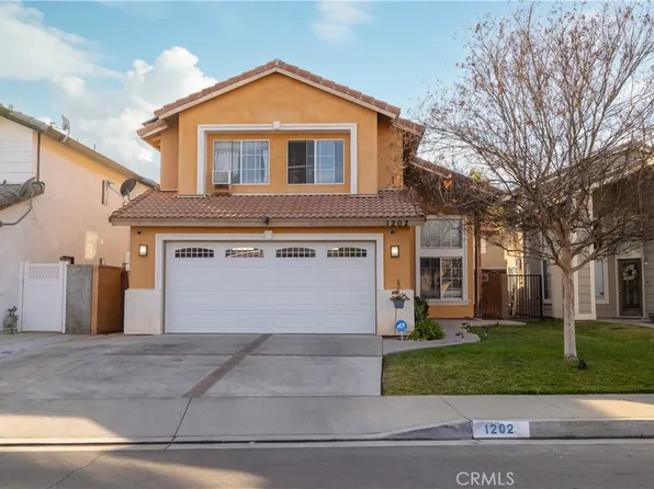 1202 Mako Ln, Perris, CA 92571