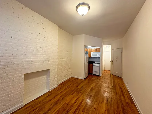 Rented by City Connections Realty | media 2