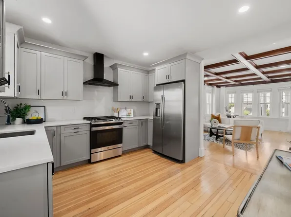 29 Saint Andrew Rd Floor 1, Boston, MA 02128