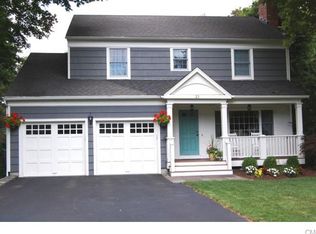 21 Deerfield Dr, Trumbull, CT 06611