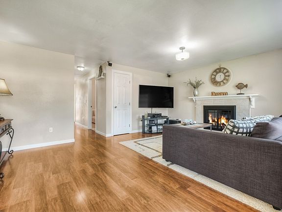 3rd image of 1808 22nd St NE