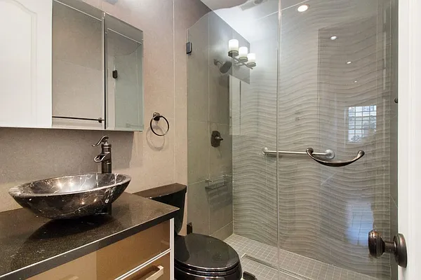 Rented by LG Fairmont Group | media 29