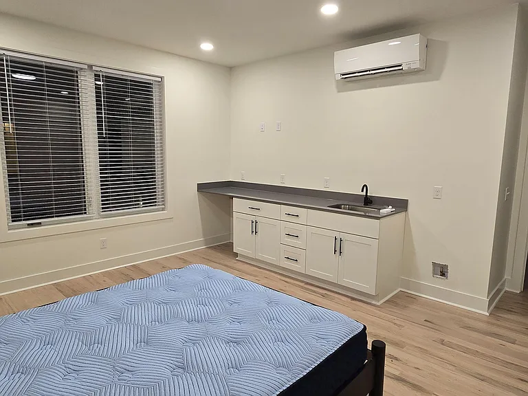 Room 204 Individual Heat & Cool