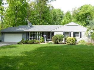 7 Greenwood Rd, Wilbraham, MA 01095