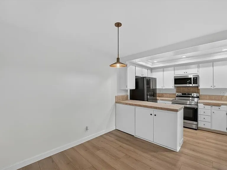 5937 Armaga Spring Rd #N — Photo 20