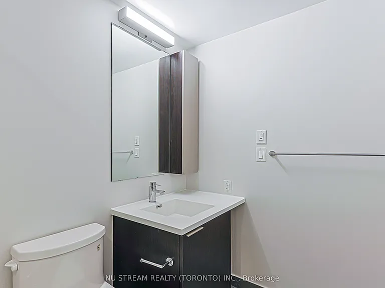 203 College St #905 — Photo 22