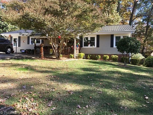 2nd image of 203 Hillside Dr