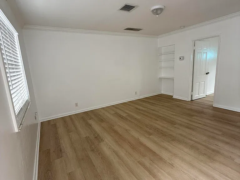 220 Walton Blvd #2 — Photo 4
