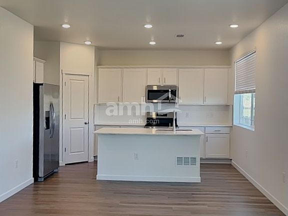 3rd image of 26162 E Calhoun Cir