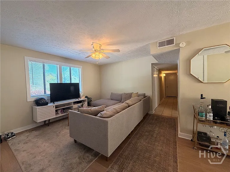 102 Welch Pl — Photo 6