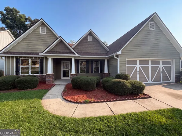 453 Castle Top Ln, Lawrenceville, GA 30045