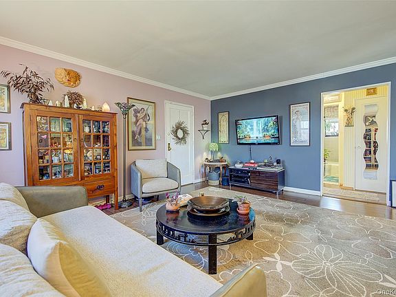4th image of 17-83 166th Street #Upper