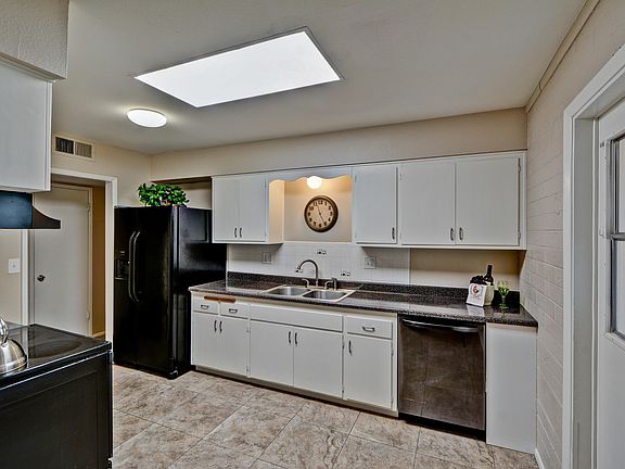 3rd image of 11025 N 110th Dr