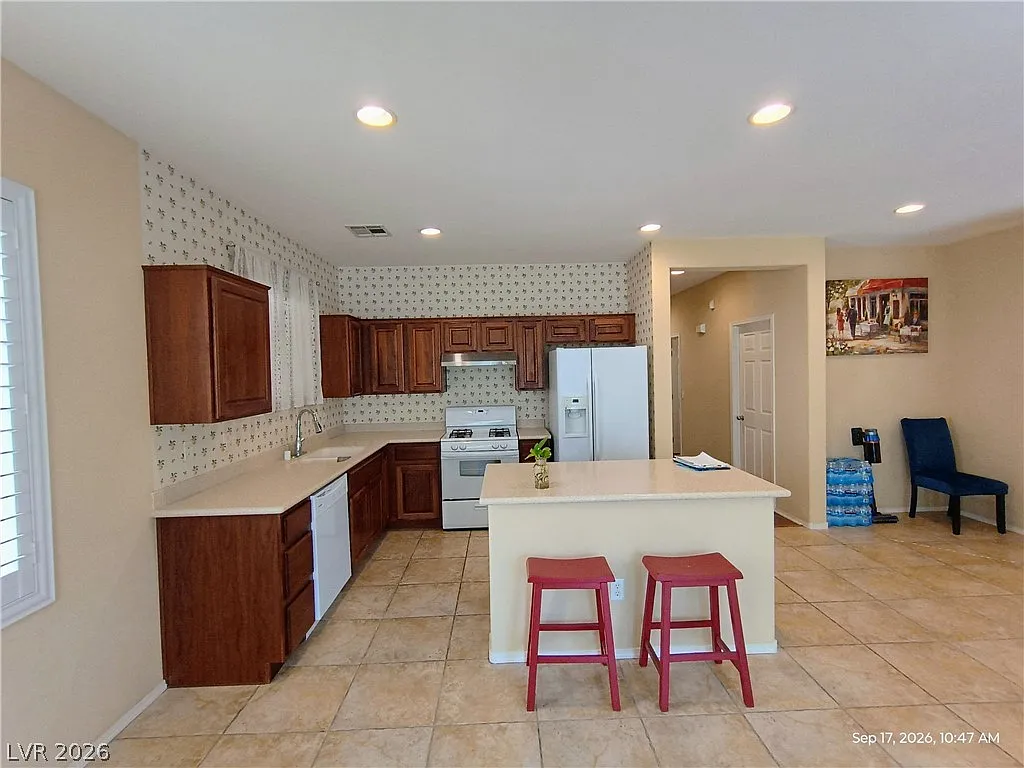 4 bed, 2.5 bath, 1805 sqft, $2,226 — Photo 4