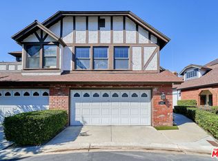 954 S Rim Crest Dr, Anaheim, CA 92807