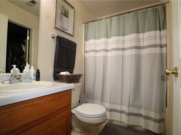 fayetteville-arkansas-439593432 picture