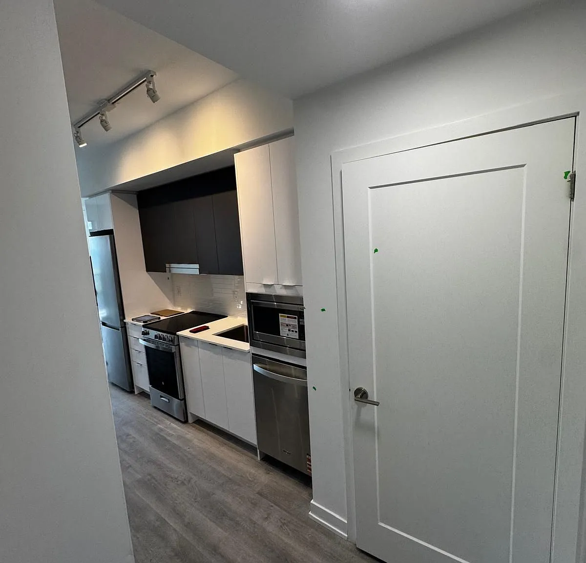 1 bed, $2,100 — Photo 4