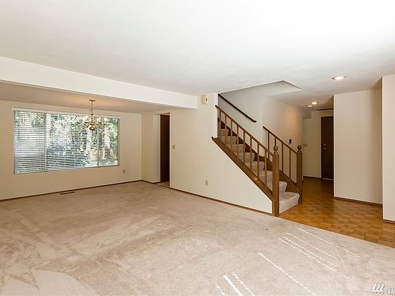 5th image of 1633 220th Pl NE