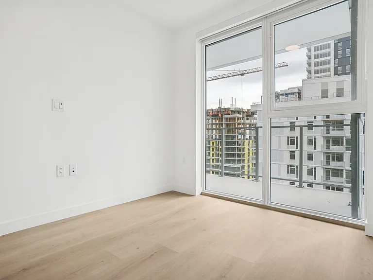 5670 Cambie St — Photo 23