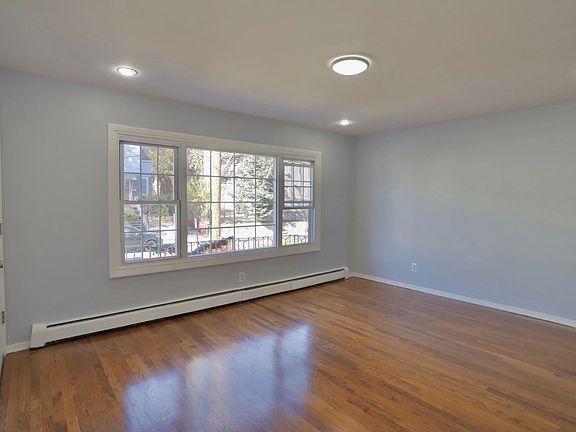 4th image of 284 Randolph Ave Floor 1
