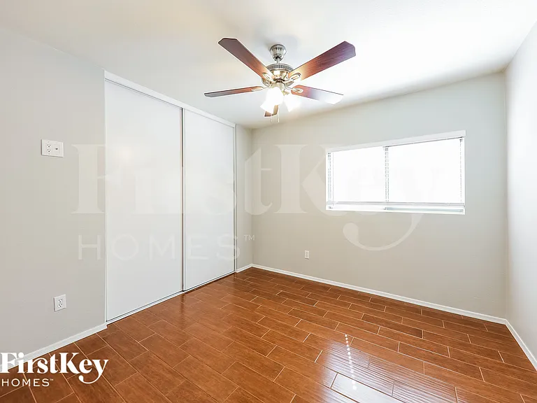 15797 W Caribbean Ln — Photo 16