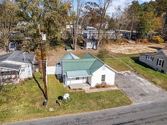 4th image of 127 Coolidge Ave