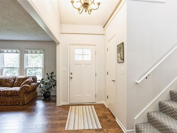 3rd image of 7753 W 154th Ter