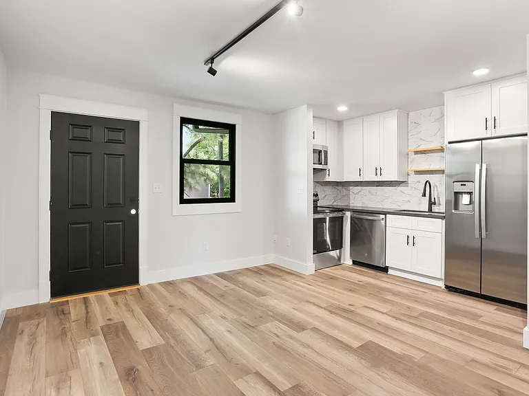 4421 Burgundy St #103 — Photo 3