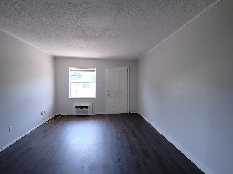 1068 Wooddale Church Rd #207 — Photo 2