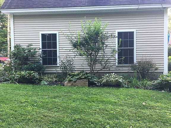 landscape - side of garage